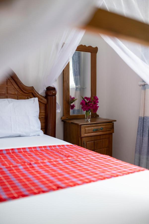 Uroa Beach Lodge Extérieur photo