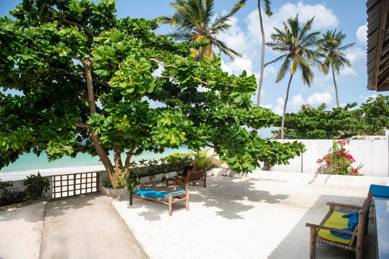Uroa Beach Lodge Extérieur photo
